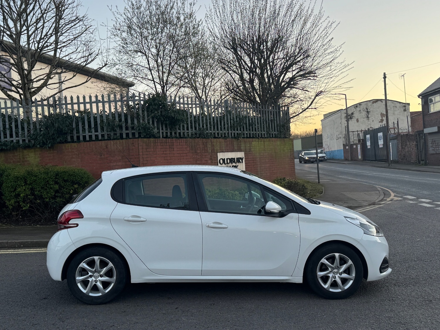 Used Peugeot 208 2016 for sale - 77979965: Photo 5