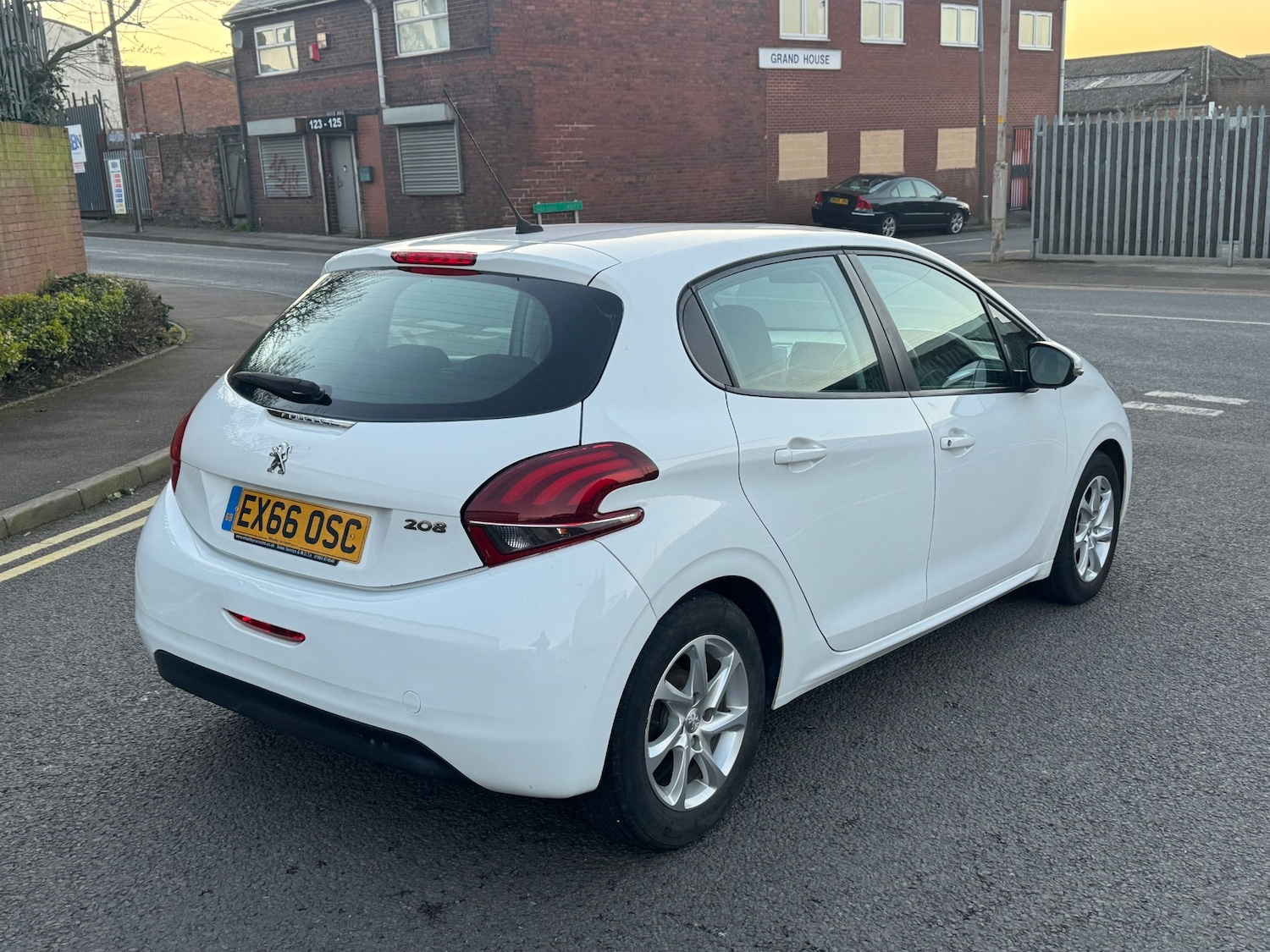 Used Peugeot 208 2016 for sale - 77979965: Photo 6