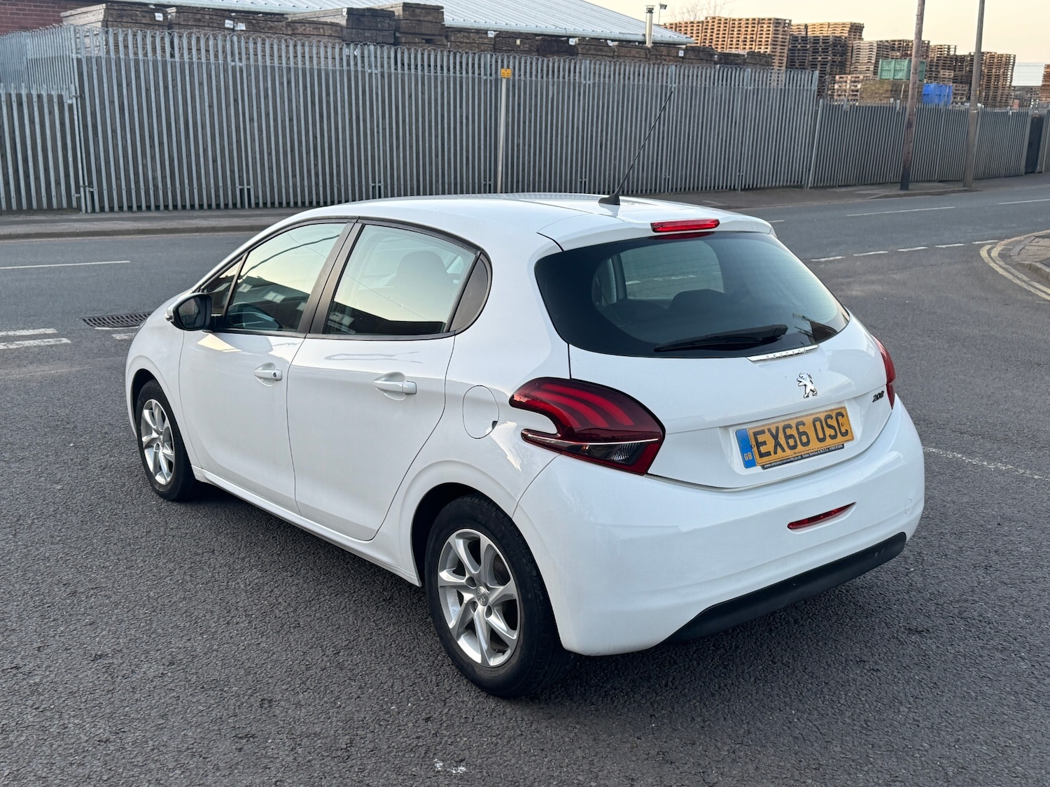 Used Peugeot 208 2016 for sale - 77979965: Photo 8