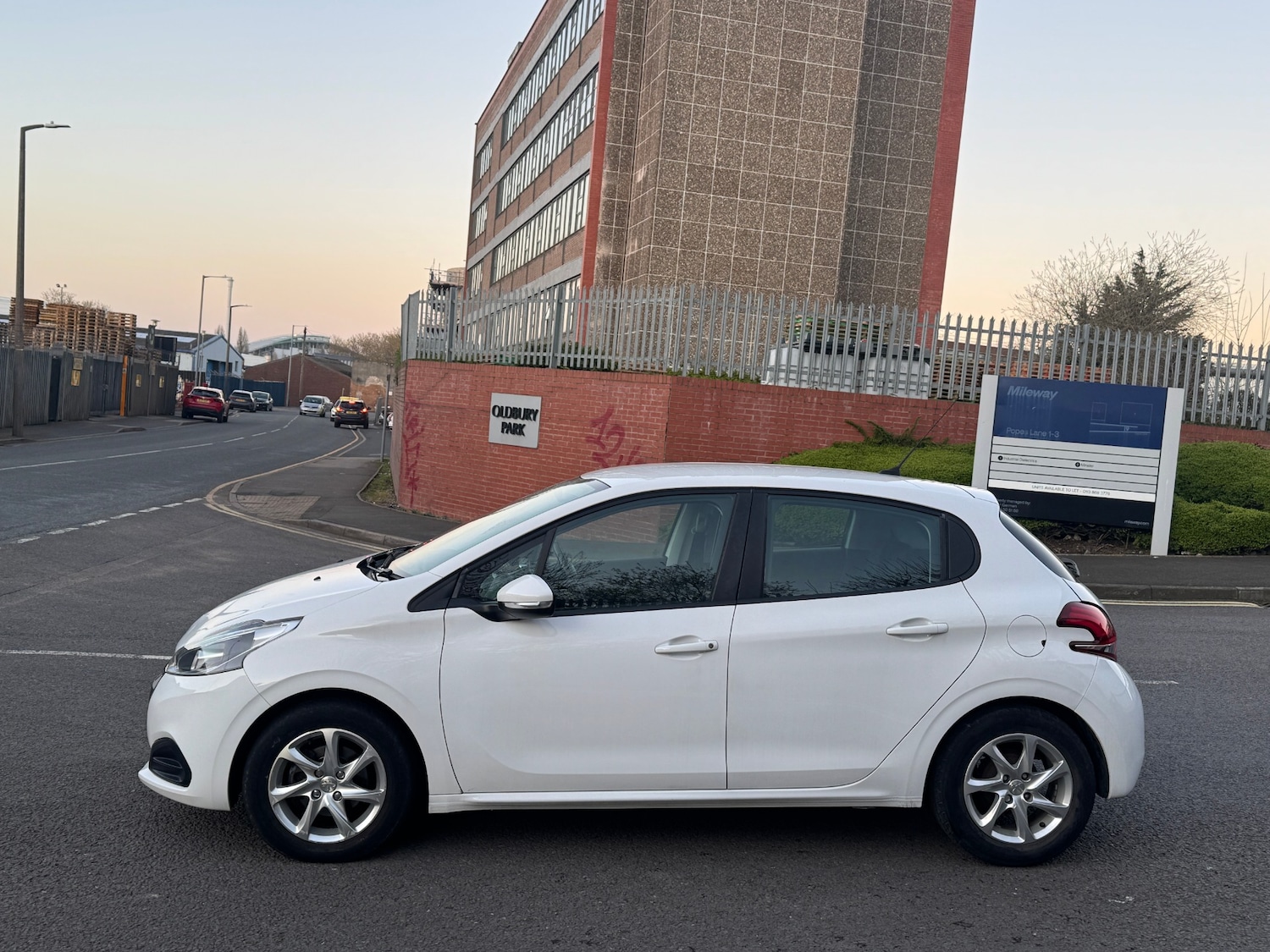 Used Peugeot 208 2016 for sale - 77979965: Photo 9