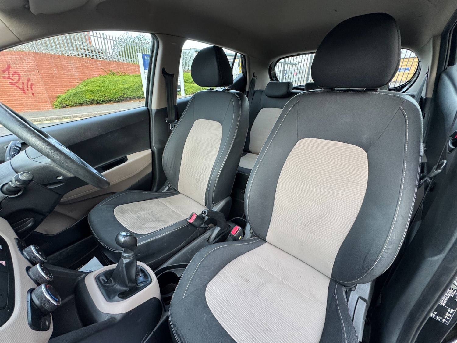 Used Hyundai i10 2014 for sale - 75862728: Photo 15