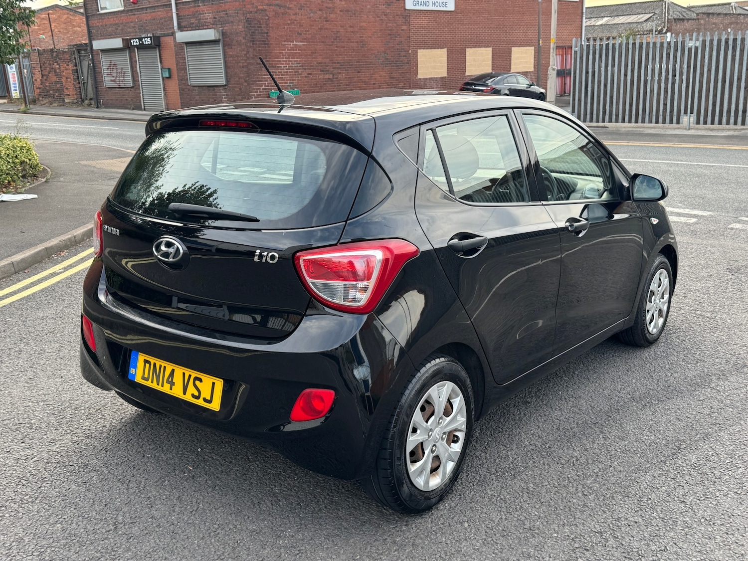 Used Hyundai i10 2014 for sale - 75862728: Photo 6