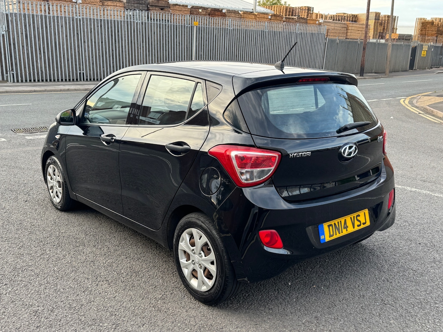 Used Hyundai i10 2014 for sale - 75862728: Photo 8