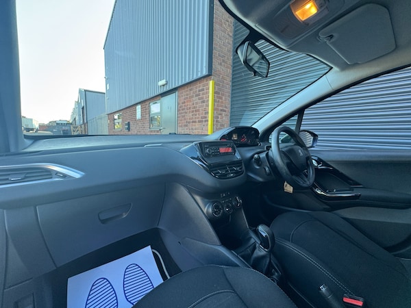 Used Peugeot 208 2013 for sale - 74322209: Photo 13