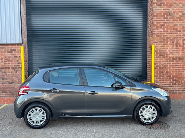 Used Peugeot 208 2013 for sale - 74322209: Photo 8