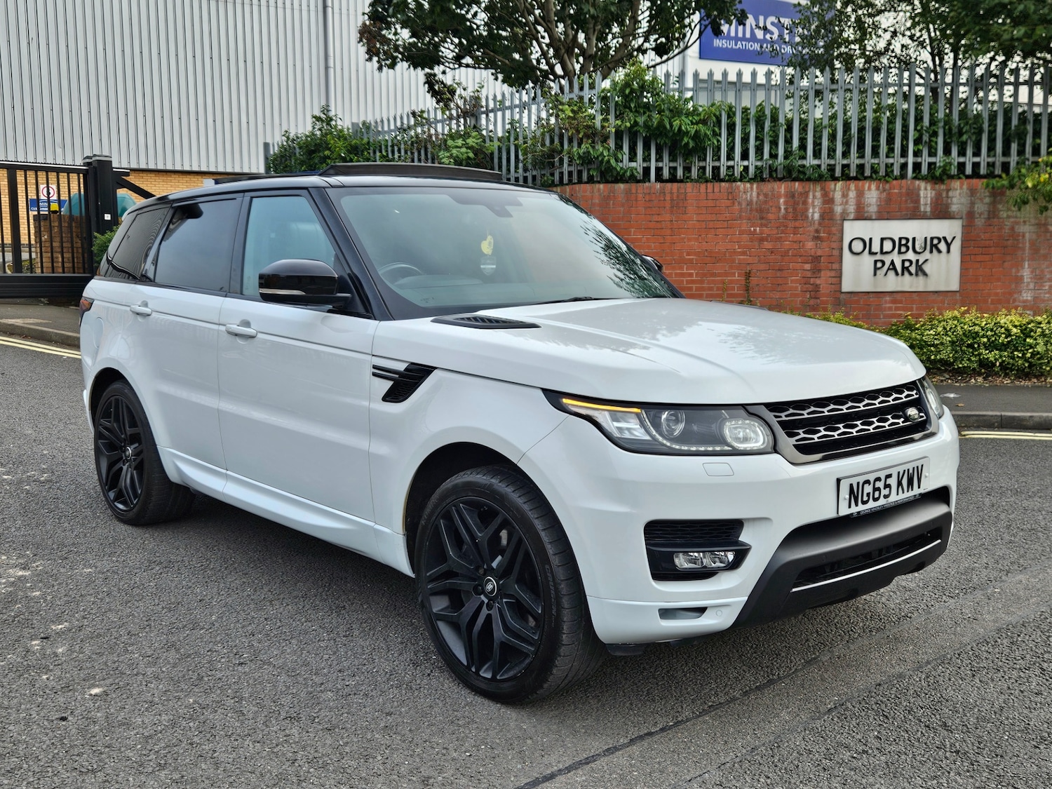 Used Land Rover Range Rover Sport 2015 for sale - 76017403: Photo 1