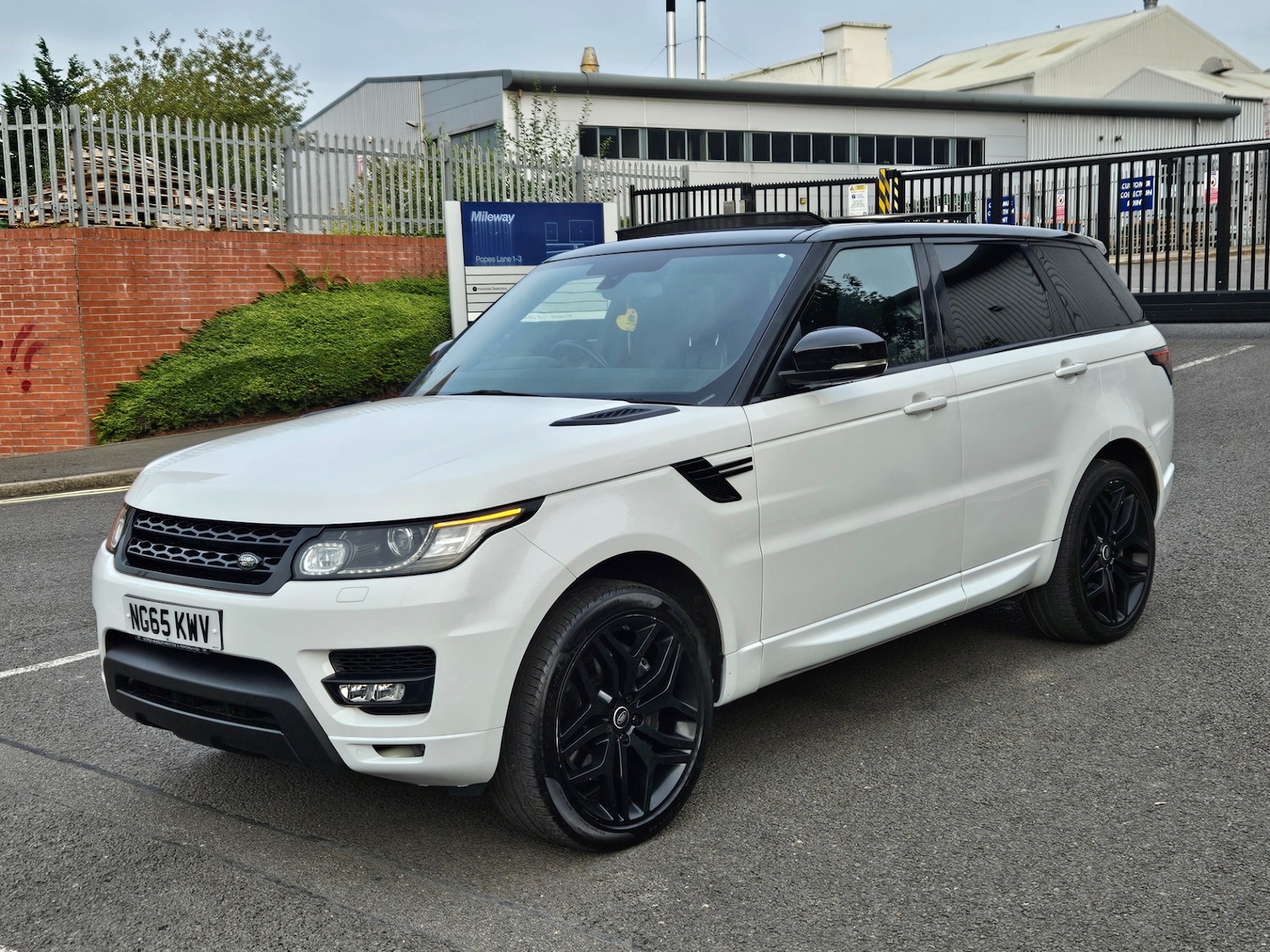 Used Land Rover Range Rover Sport 2015 for sale - 76017403: Photo 10