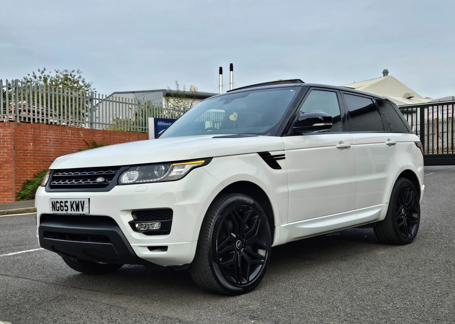 Used Land Rover Range Rover Sport 2015 for sale - 76017403: Photo 11