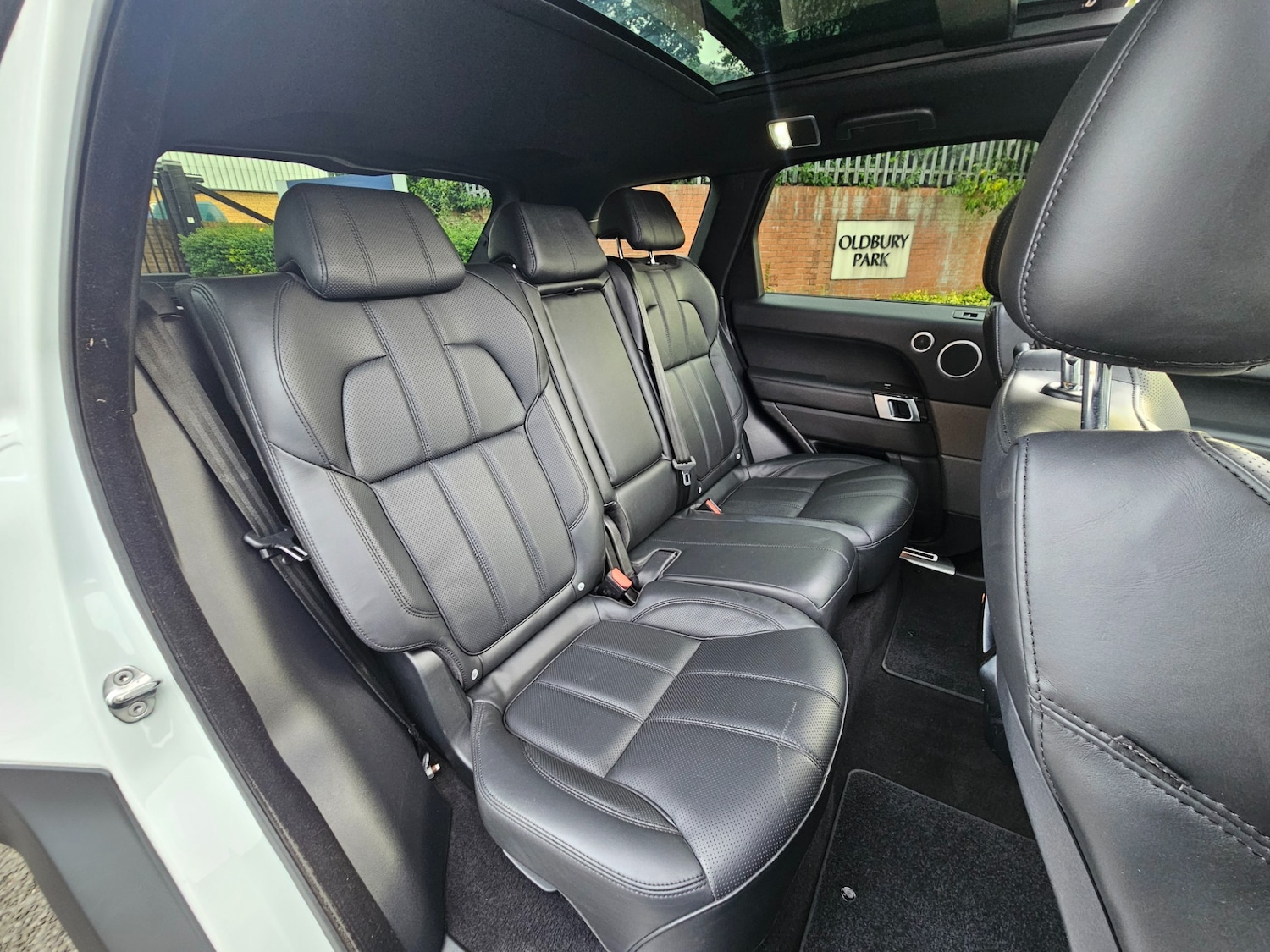 Used Land Rover Range Rover Sport 2015 for sale - 76017403: Photo 17