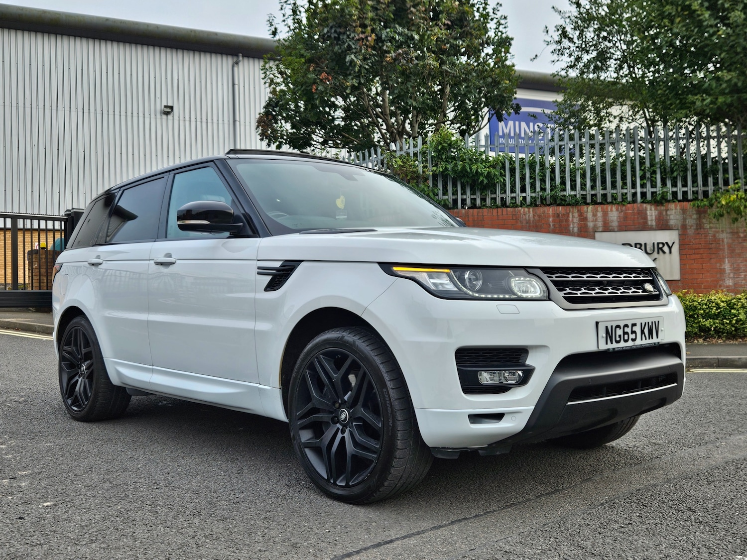 Used Land Rover Range Rover Sport 2015 for sale - 76017403: Photo 2