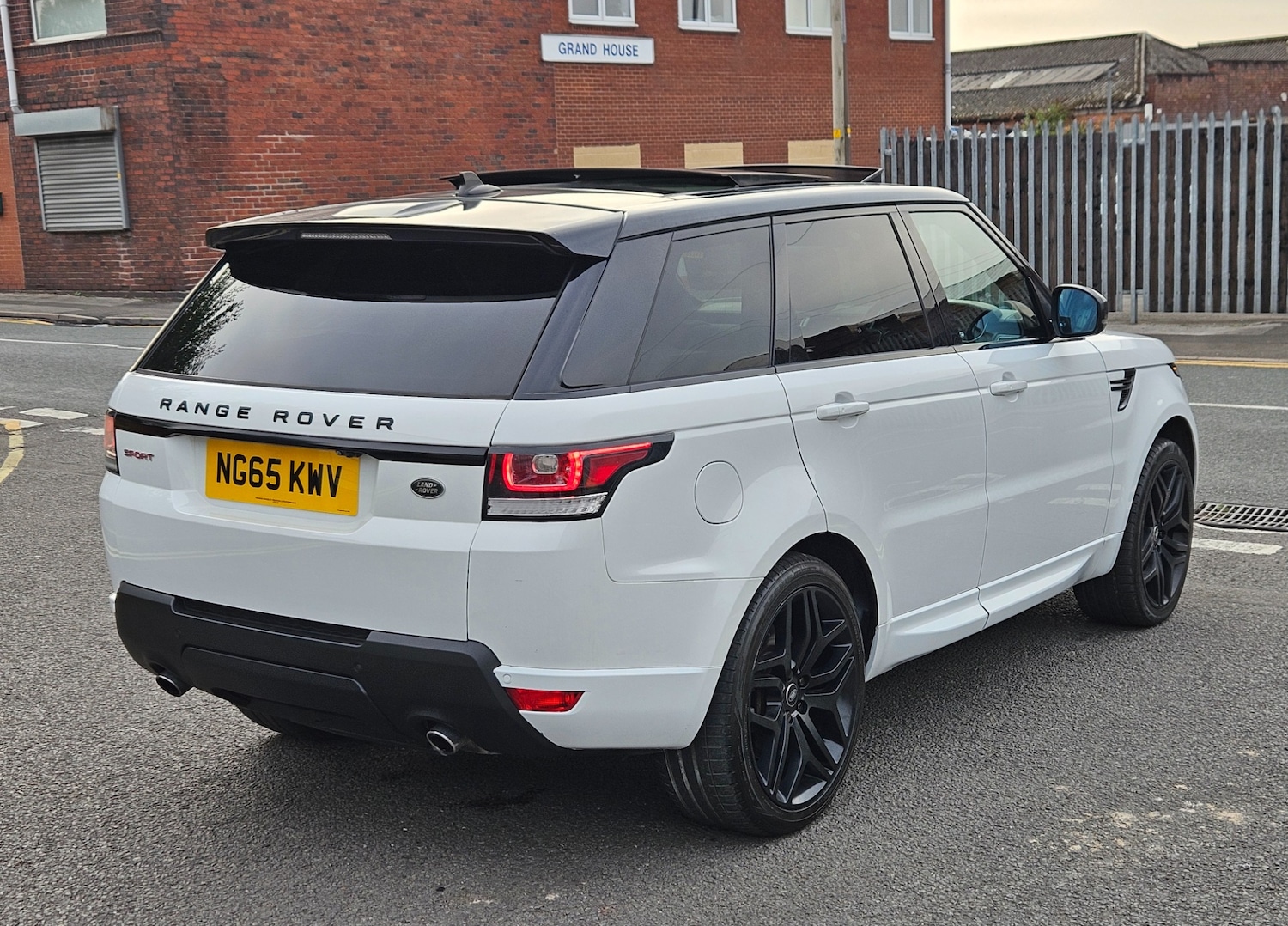 Used Land Rover Range Rover Sport 2015 for sale - 76017403: Photo 5
