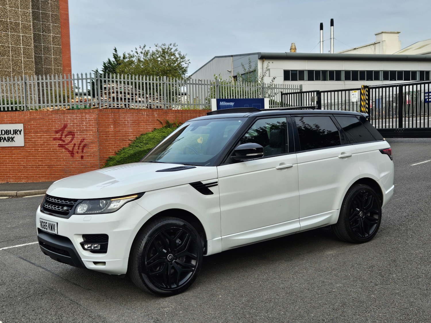 Used Land Rover Range Rover Sport 2015 for sale - 76017403: Photo 9