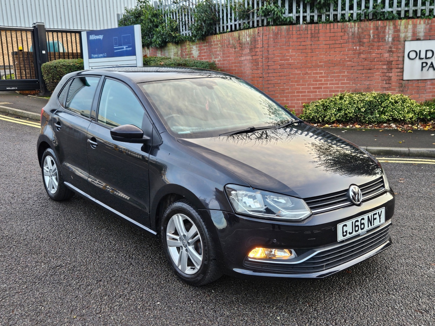 Used Volkswagen Polo 2016 for sale - 76672236: Photo 1