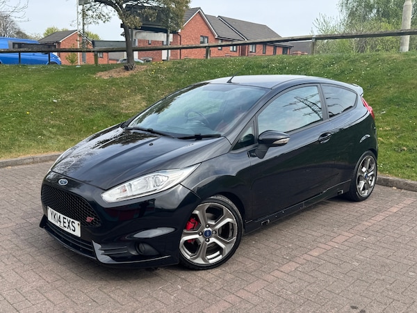 Used Ford Fiesta 2014 for sale - 74360474: Photo 2