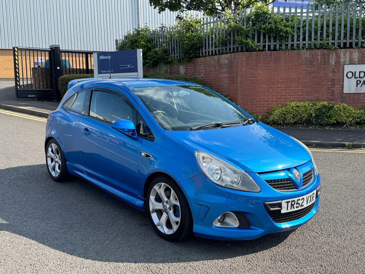 Used Vauxhall Corsa 2008 for sale - 76154145: Photo 2