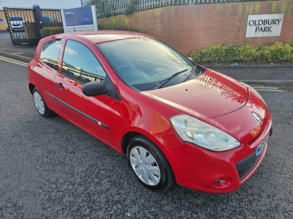 Used Renault Clio 2010 for sale - 73527718: Photo 2