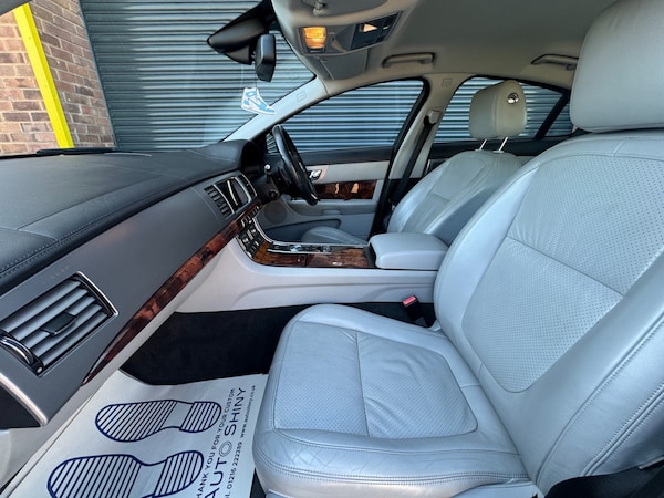 Used Jaguar XF 2009 for sale - 74682685: Photo 14