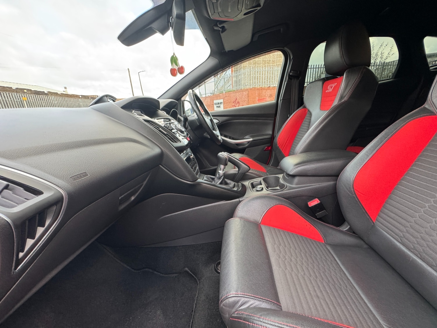 Used Ford Focus 2013 for sale - 77052627: Photo 14