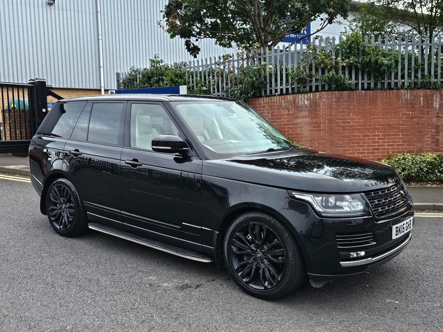 Used Land Rover Range Rover 2015 for sale - 76134347: Photo 2