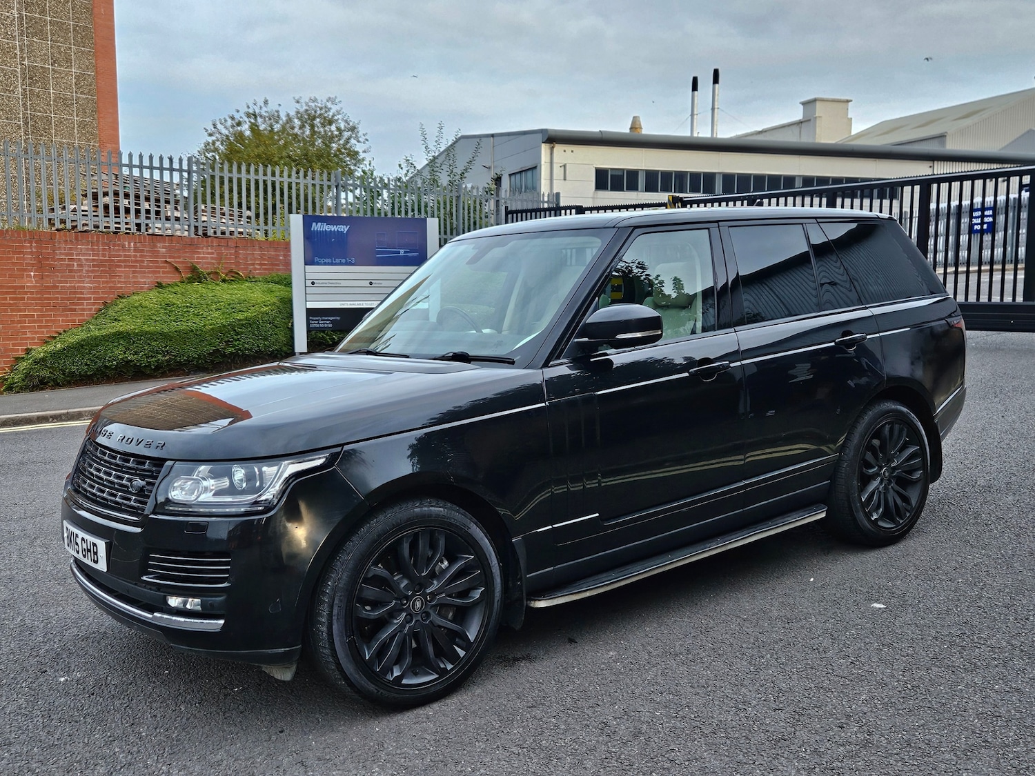 Used Land Rover Range Rover 2015 for sale - 76134347: Photo 9