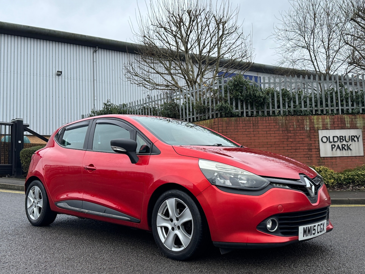 Used Renault Clio 2015 for sale - 77052622: Photo 2