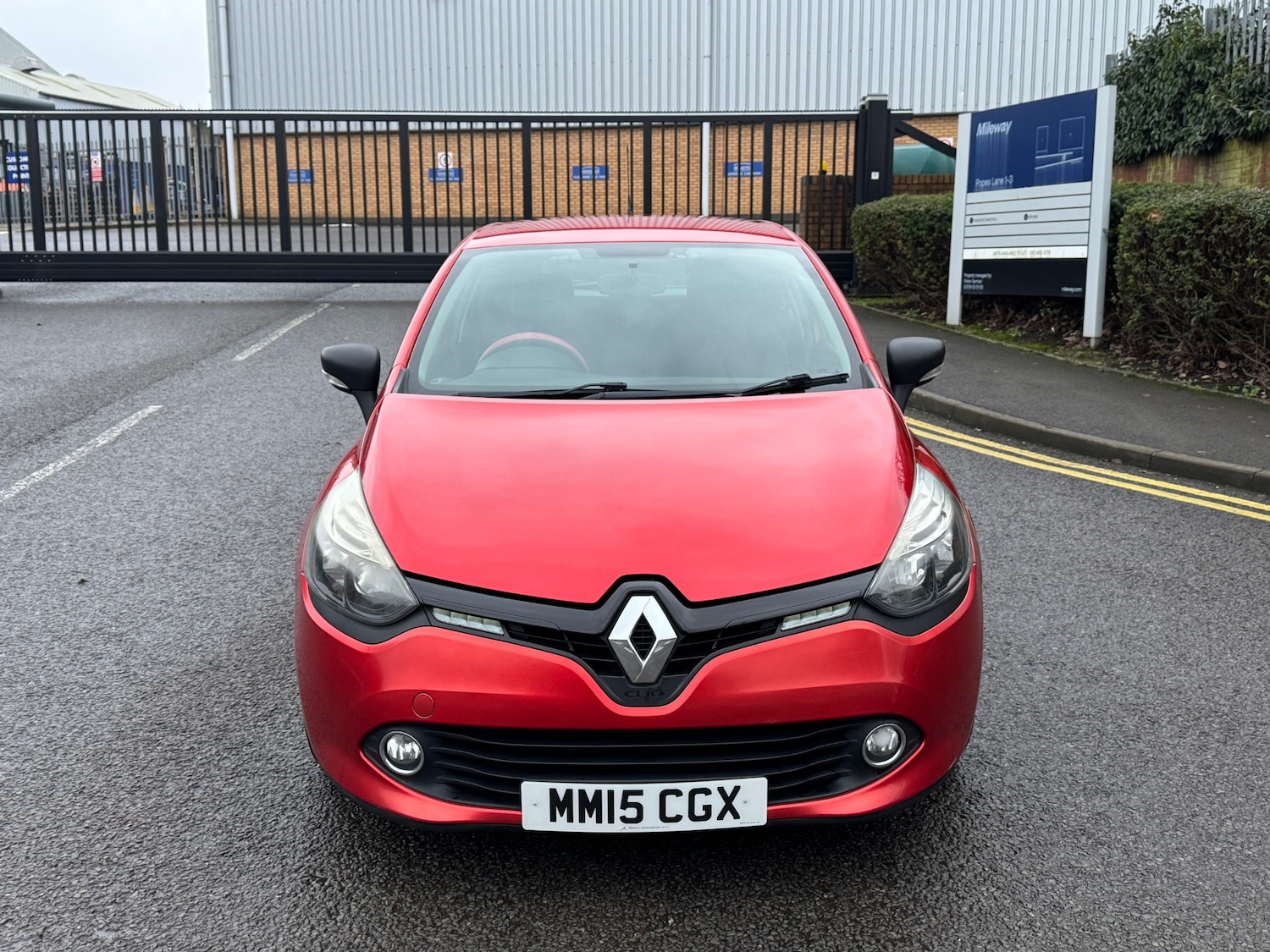 Used Renault Clio 2015 for sale - 77052622: Photo 4