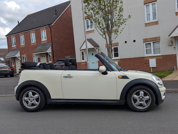 Used MINI Convertible 2009 for sale - 74536980: Photo 10