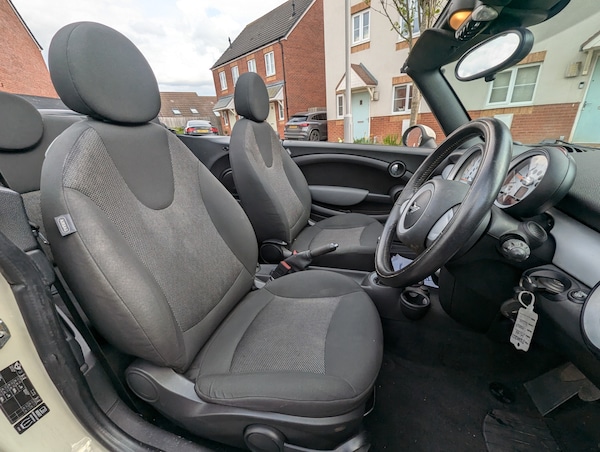 Used MINI Convertible 2009 for sale - 74536980: Photo 14