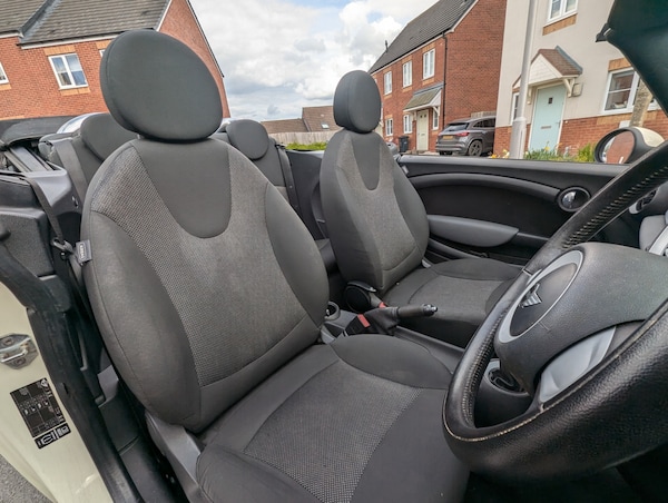 Used MINI Convertible 2009 for sale - 74536980: Photo 15