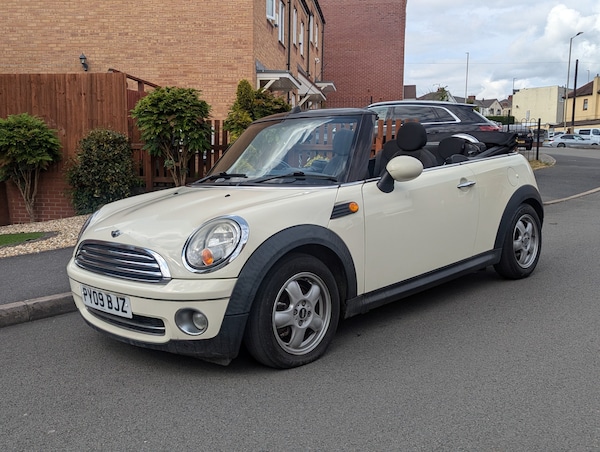 Used MINI Convertible 2009 for sale - 74536980: Photo 1