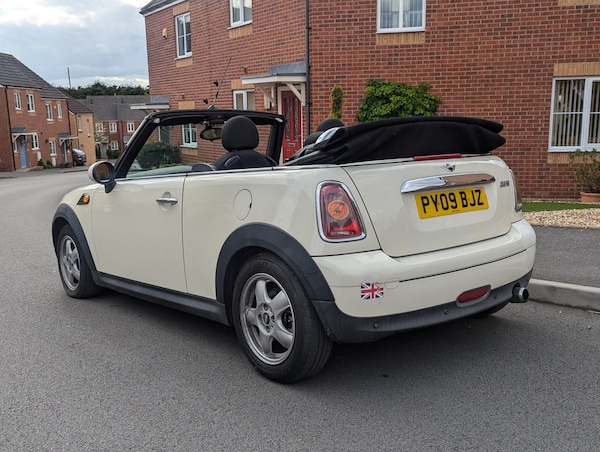 Used MINI Convertible 2009 for sale - 74536980: Photo 5