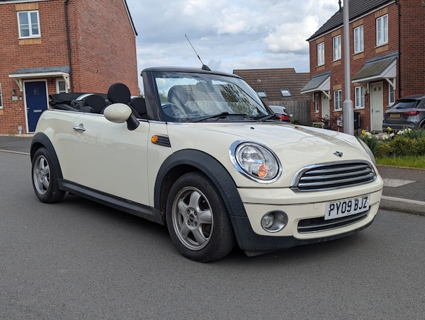 Used MINI Convertible 2009 for sale - 74536980: Photo 7