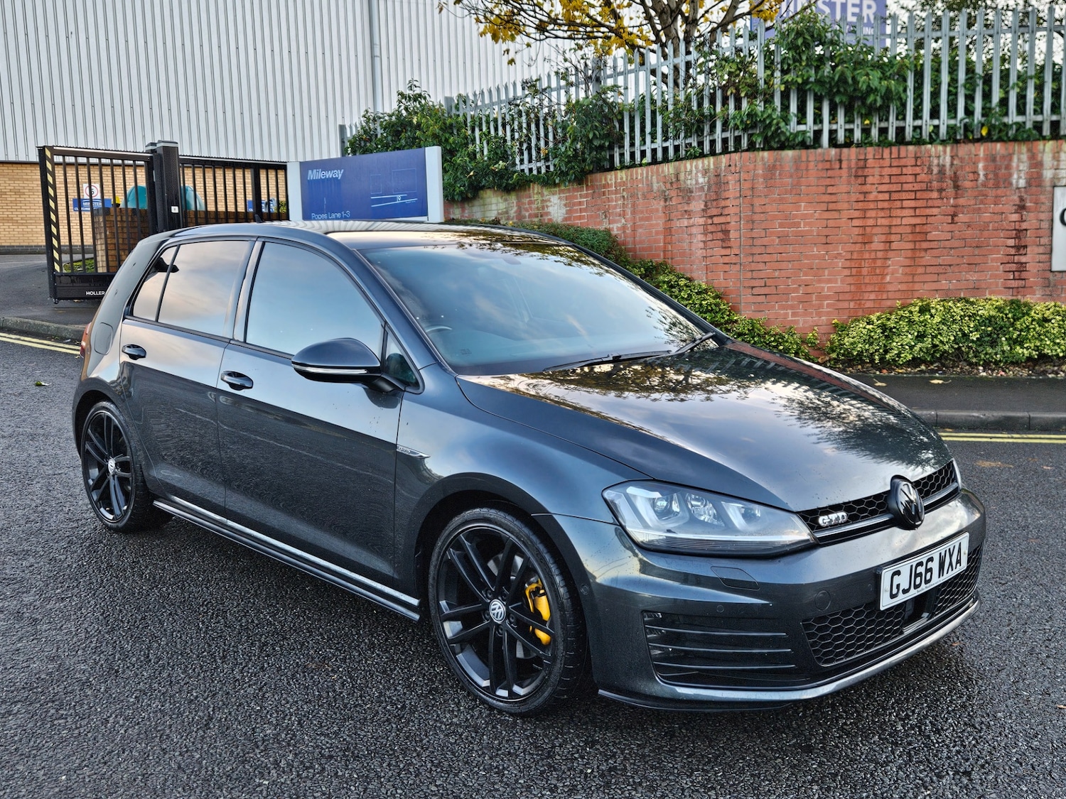 Used Volkswagen Golf 2016 for sale - 76419768: Photo 1