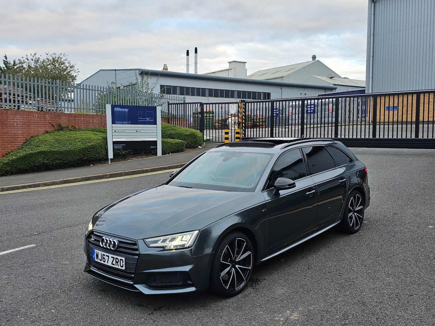 Used Audi A4 2017 for sale - 76149754: Photo 13