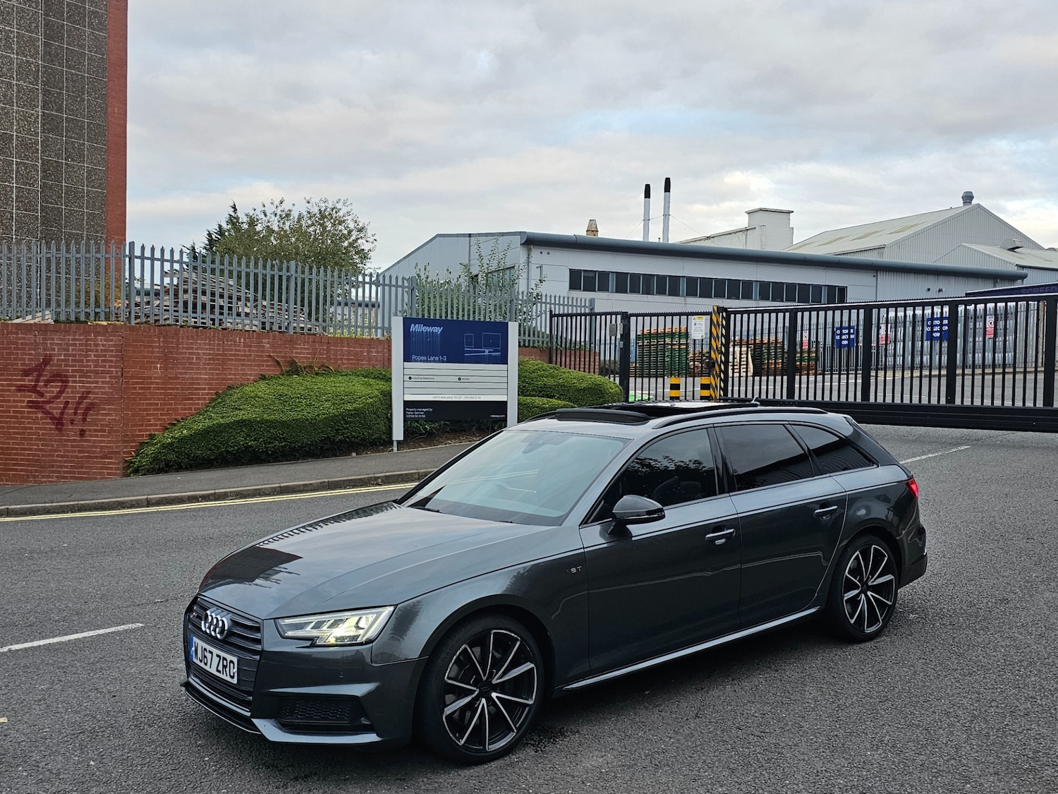 Used Audi A4 2017 for sale - 76149754: Photo 15