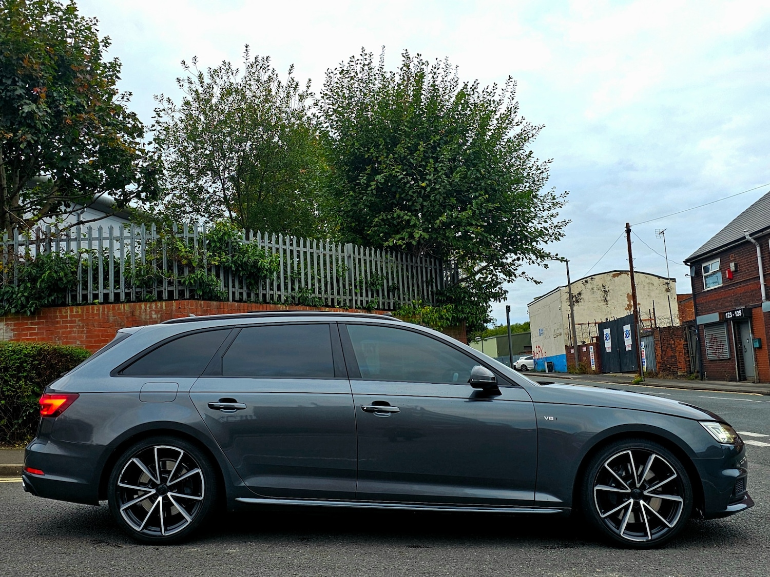 Used Audi A4 2017 for sale - 76149754: Photo 8