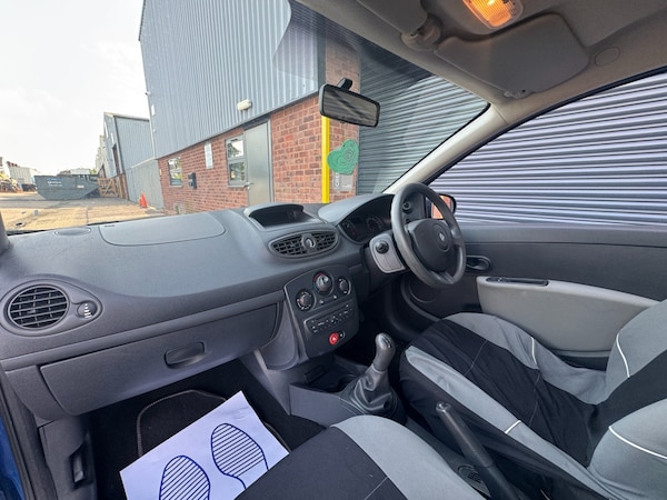 Used Renault Clio 2009 for sale - 75032243: Photo 15