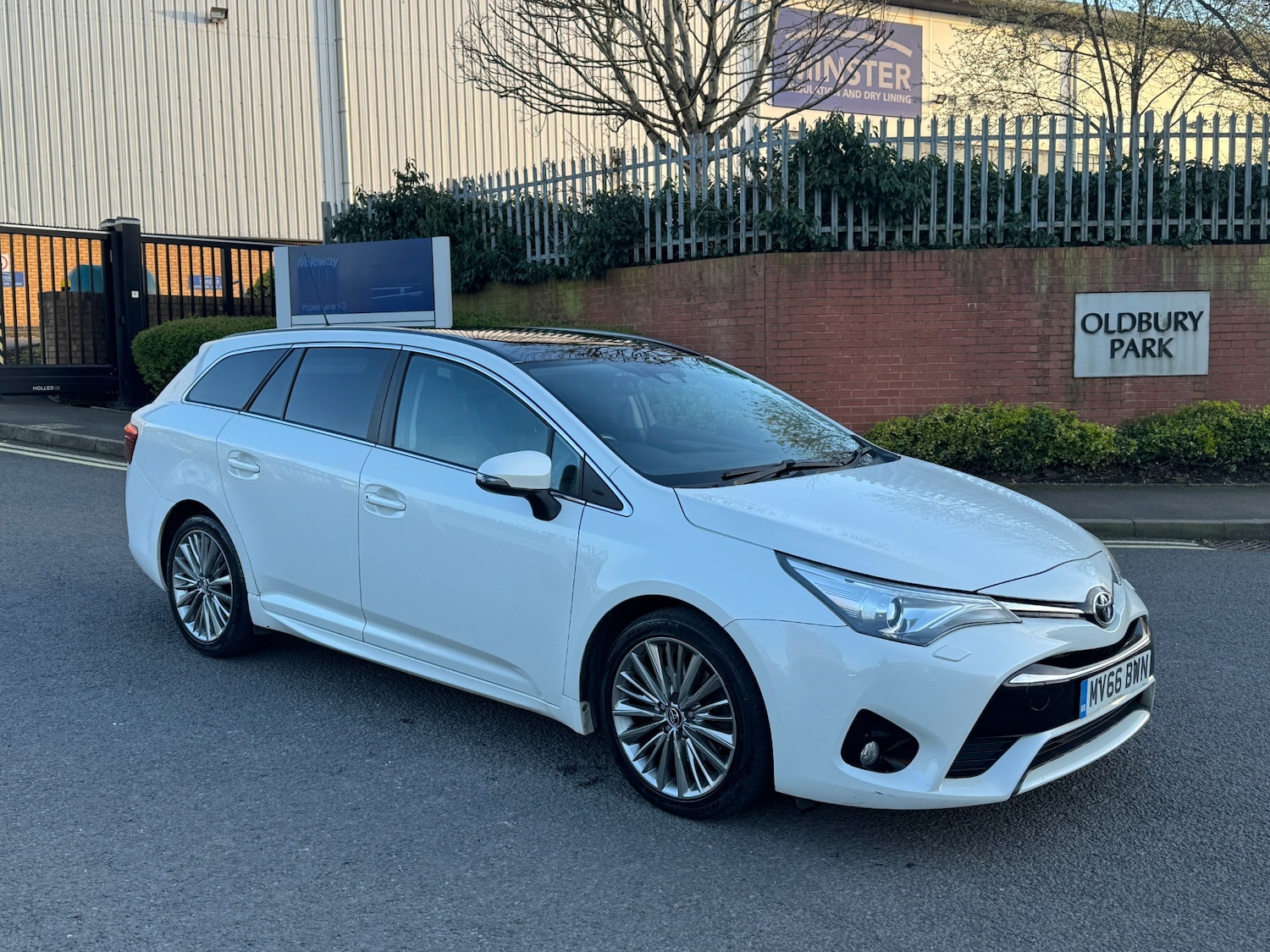 Used Toyota Avensis 2016 for sale - 77979975: Photo 3
