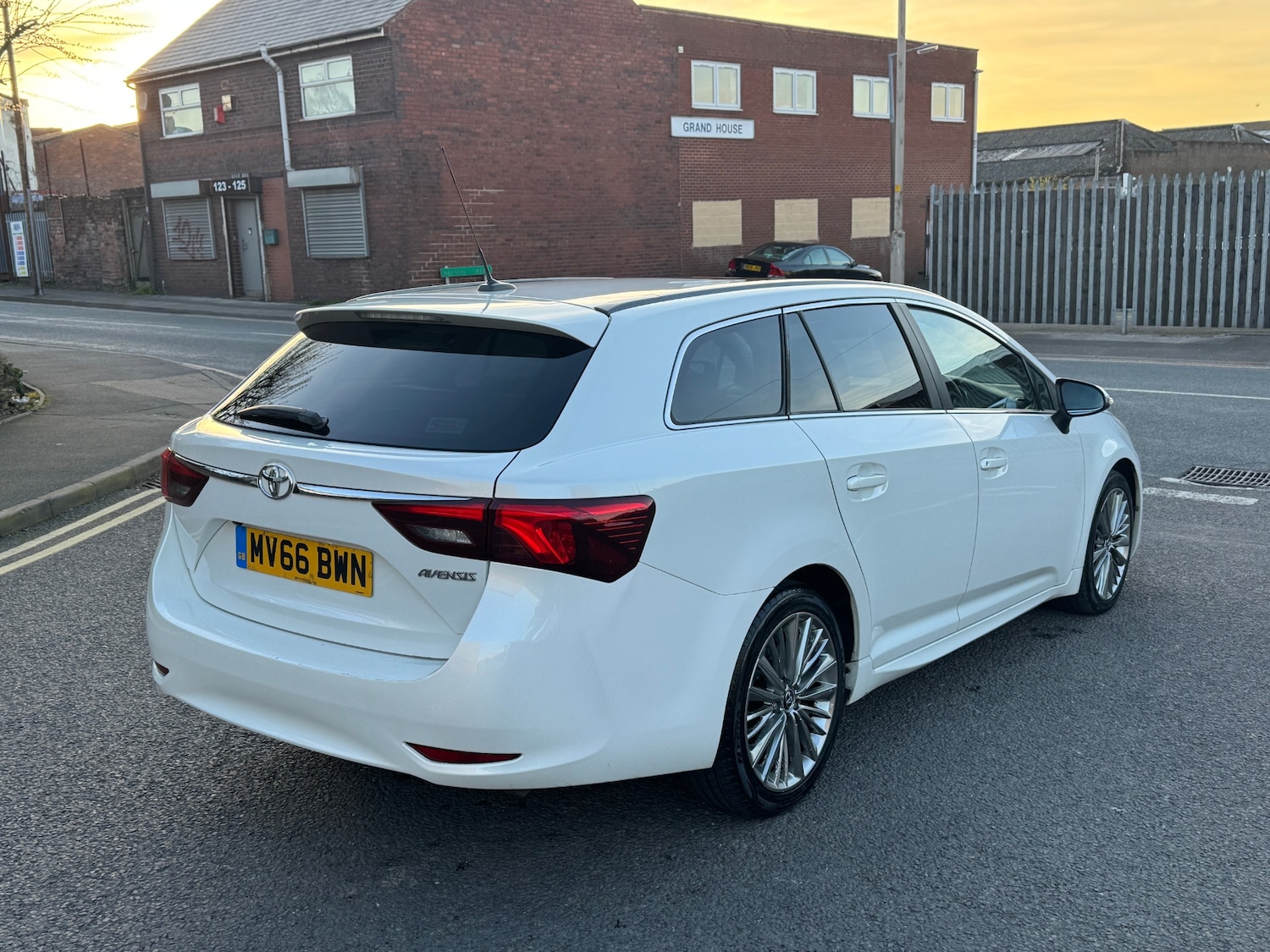 Used Toyota Avensis 2016 for sale - 77979975: Photo 6