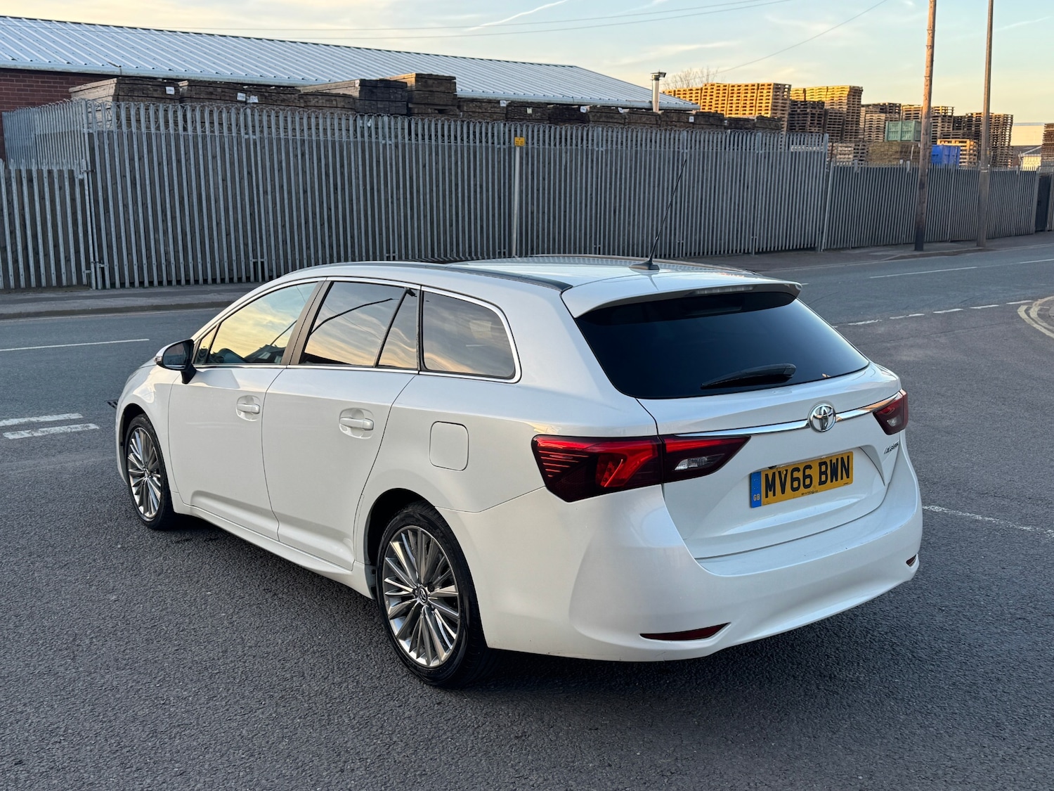 Used Toyota Avensis 2016 for sale - 77979975: Photo 8