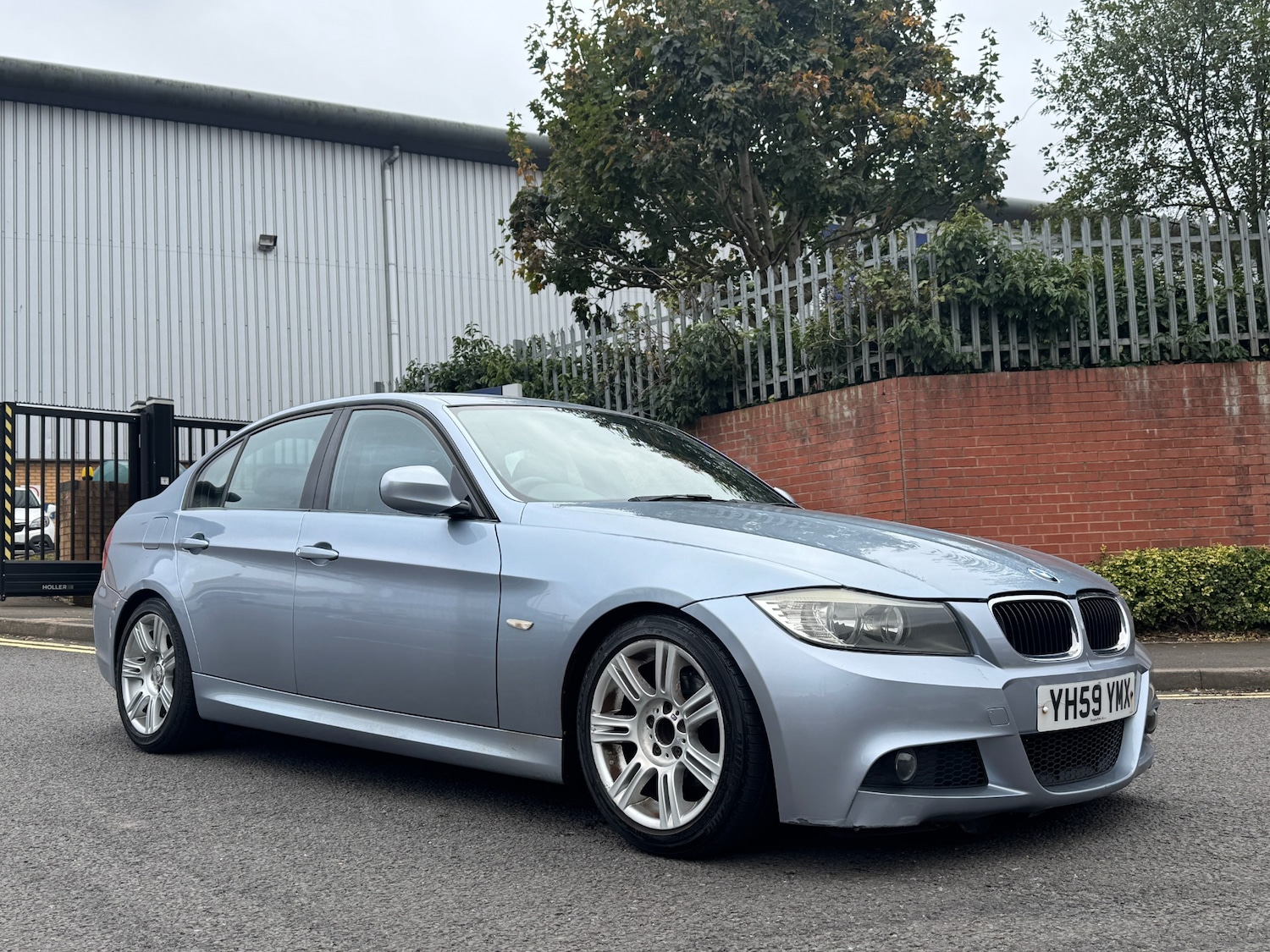 Used BMW 3 Series 2009 for sale - 76248437: Photo 2