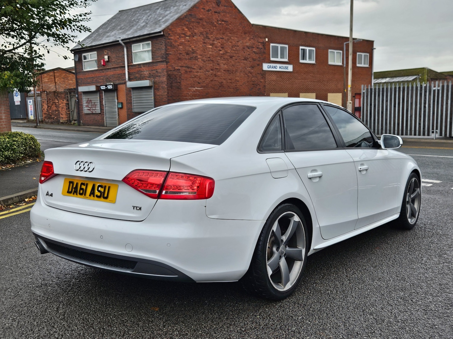 Used Audi A4 2011 for sale - 76486014: Photo 5