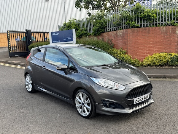 Used Ford Fiesta 2015 for sale - 74800704: Photo 1