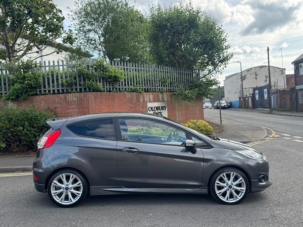 Used Ford Fiesta 2015 for sale - 74800704: Photo 5