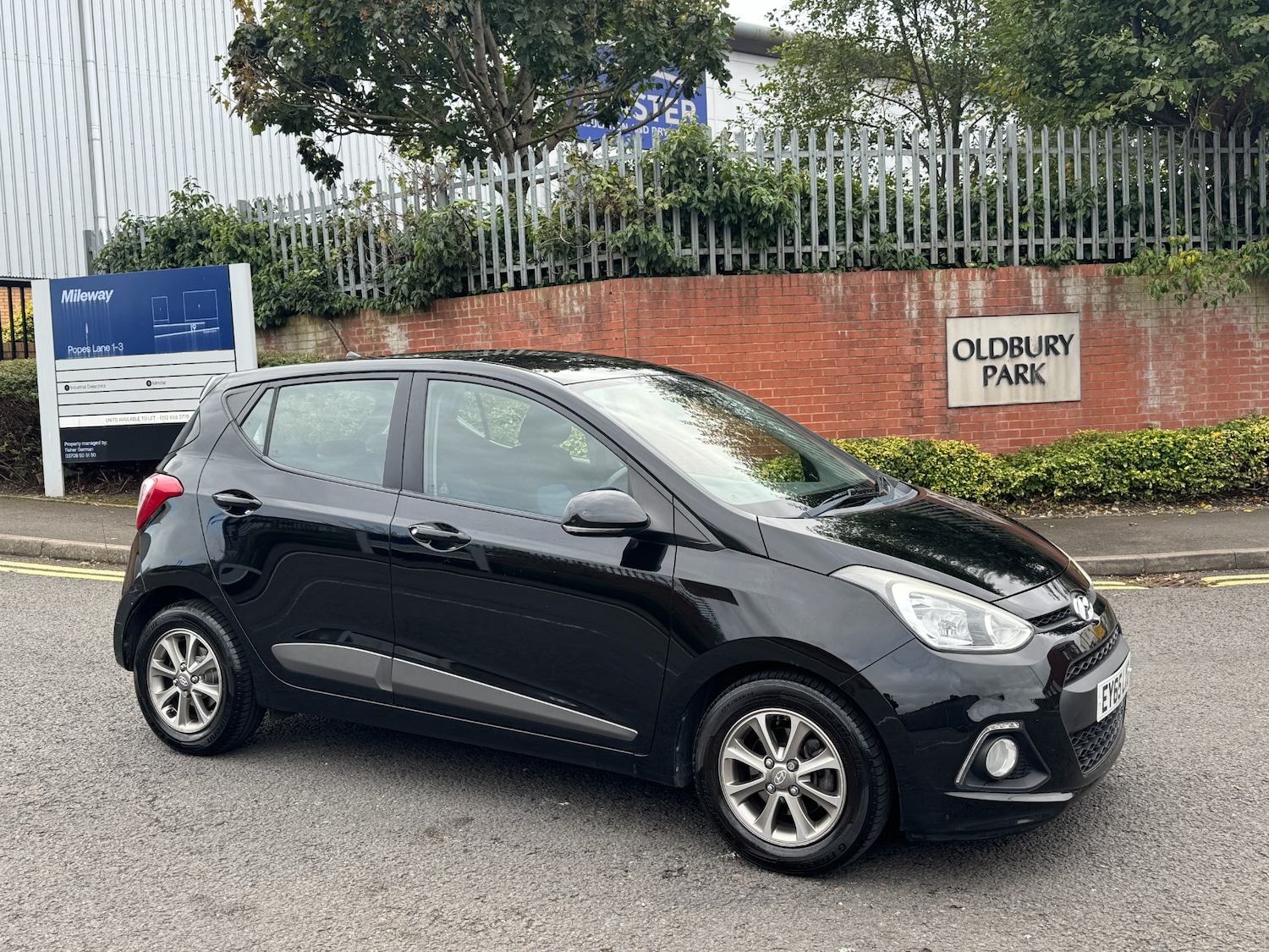 Used Hyundai i10 2015 for sale - 76143468: Photo 3