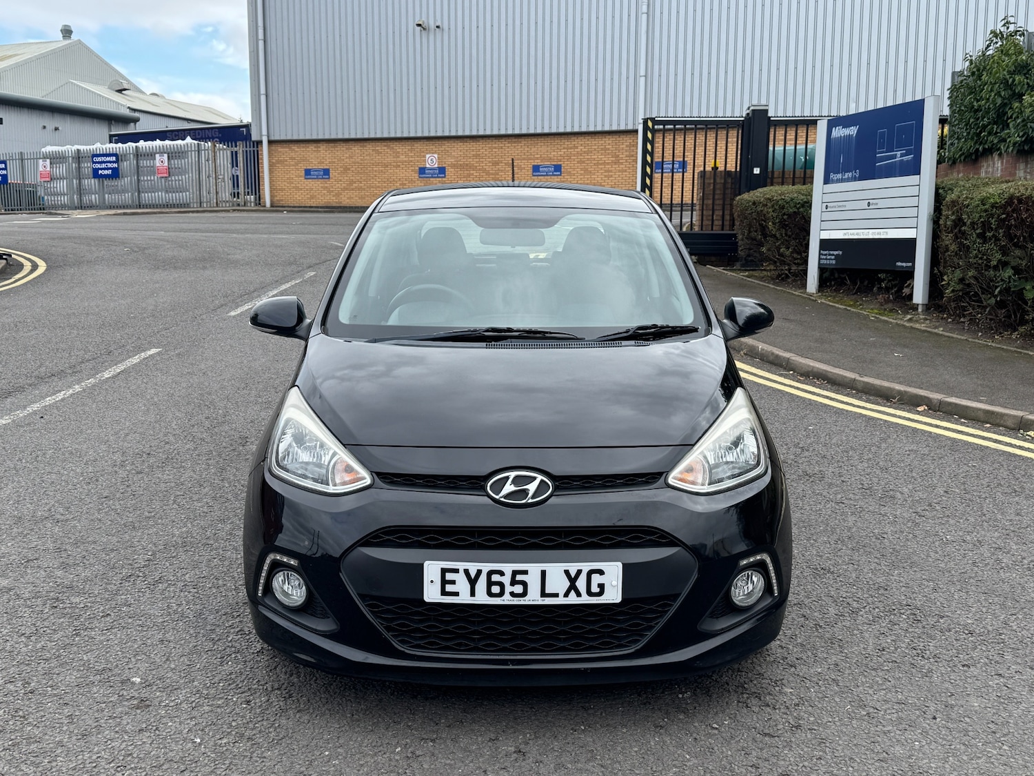 Used Hyundai i10 2015 for sale - 76143468: Photo 4
