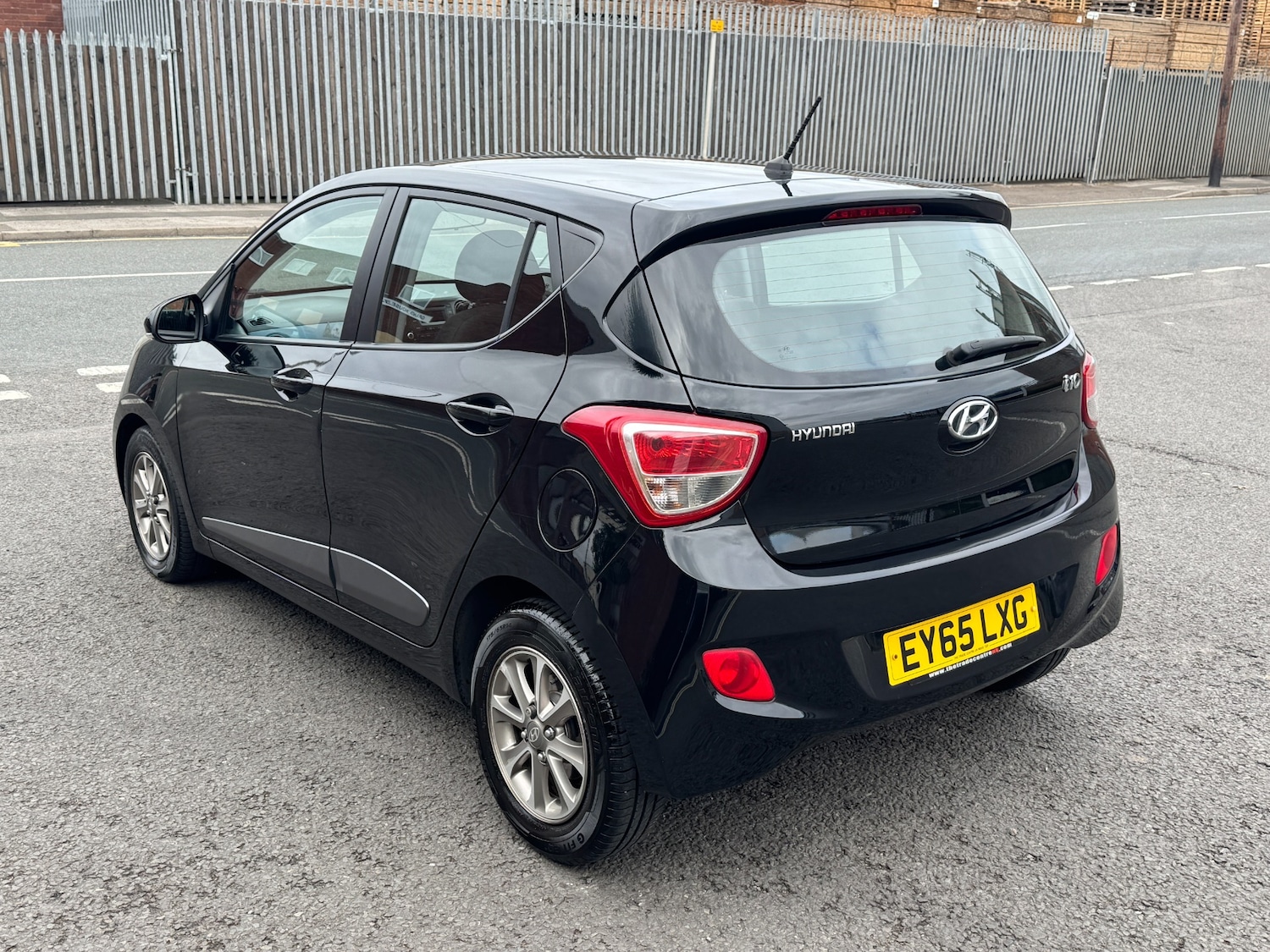Used Hyundai i10 2015 for sale - 76143468: Photo 8