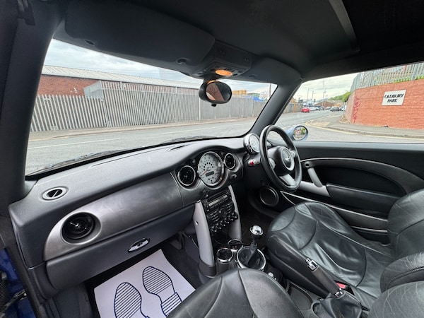 Used MINI Convertible 2005 for sale - 74713933: Photo 15