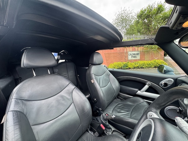 Used MINI Convertible 2005 for sale - 74713933: Photo 19
