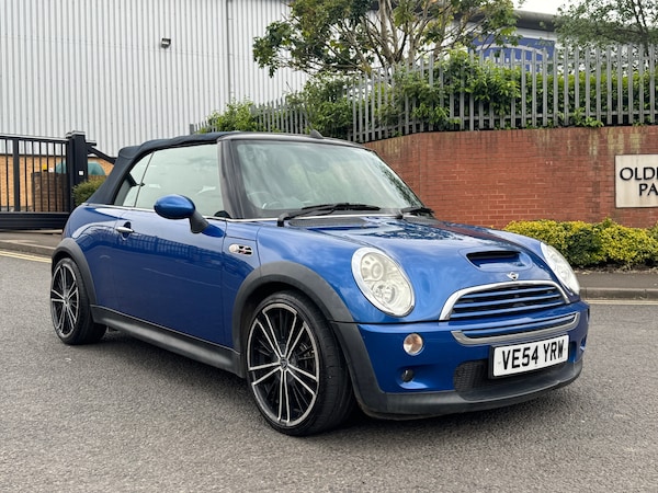 Used MINI Convertible 2005 for sale - 74713933: Photo 2